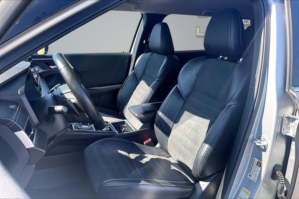 Used 2024 Mitsubishi Outlander SE AWD/4WD image 24