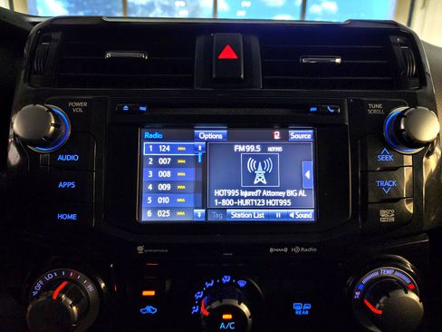 Used 2019 Toyota 4Runner TRD Off-Road Premium w/ Phone Cable & Charge Package image 36