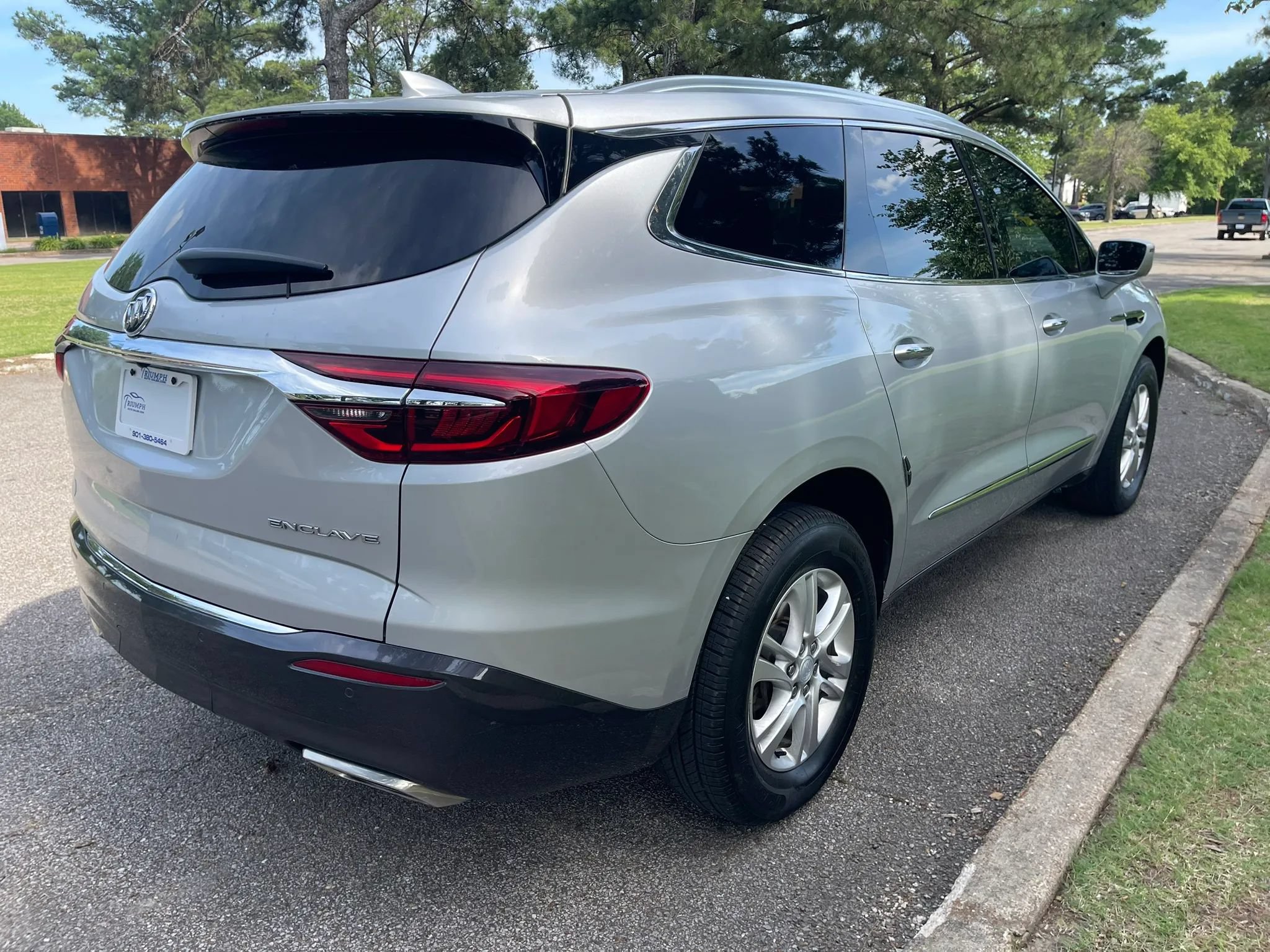 Used 2019 Buick Enclave Essence FWD image 5