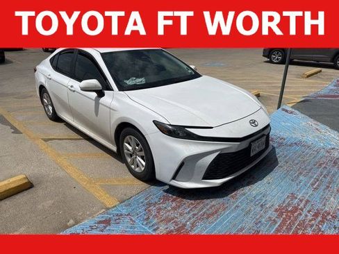 Used 2025 Toyota Camry LE w/ Convenience Package FWD image 1