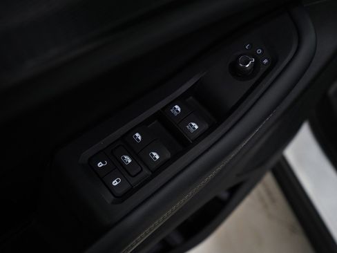 Used 2023 Jeep Grand Cherokee L Altitude image 26