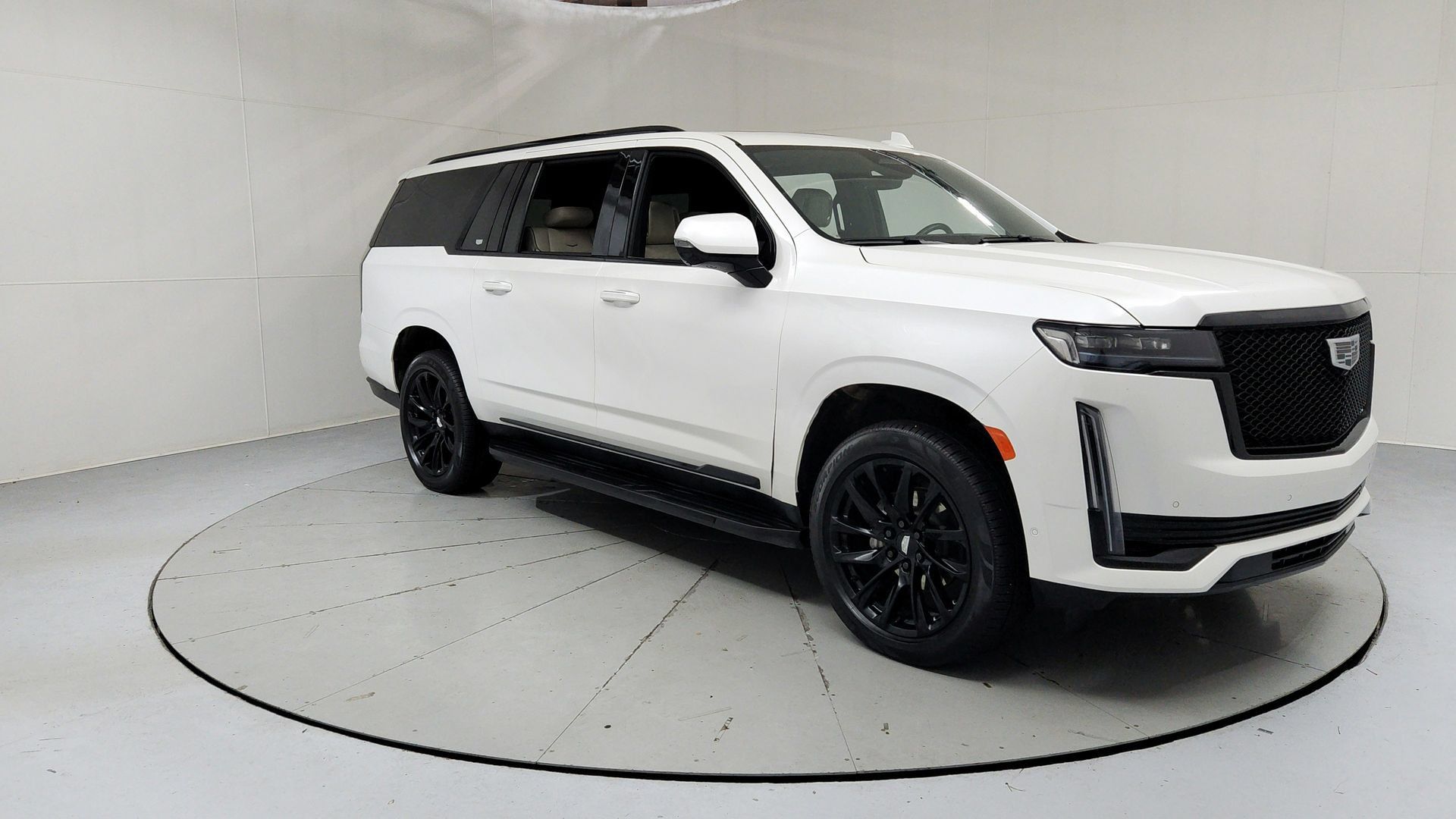 Used 2023 Cadillac Escalade ESV Sport w/ LPO, ONYX Package AWD/4WD image 7