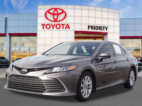 Used 2023 Toyota Camry LE FWD image 1