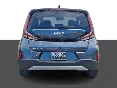 Used 2025 Kia Soul LX FWD image 6