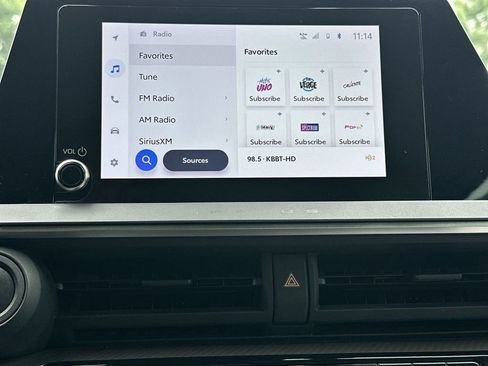 Used 2023 Toyota Prius XLE FWD image 18