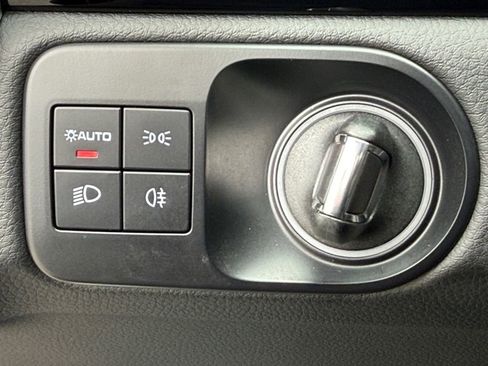 Used 2022 Porsche Cayenne AWD/4WD image 12