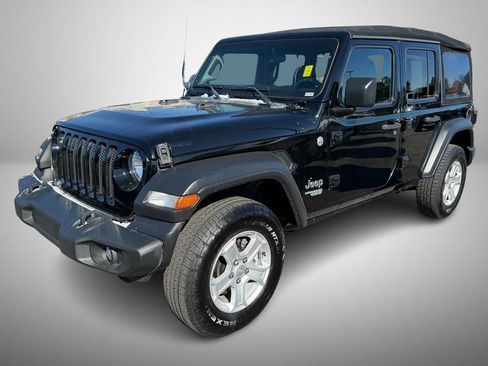 Used 2019 Jeep Wrangler Unlimited Sport S image 2