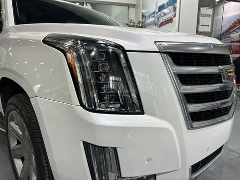 Used 2016 Cadillac Escalade Luxury AWD/4WD image 20