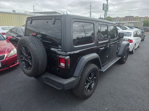 Used 2019 Jeep Wrangler Unlimited Sport image 3