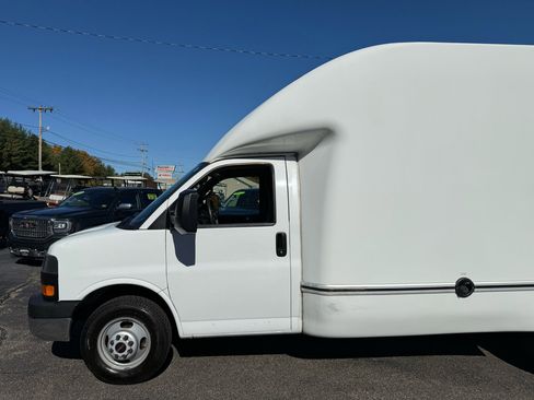 Used 2016 GMC Savana 3500 image 5