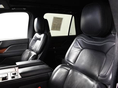 Used 2023 Lincoln Navigator Reserve image 16