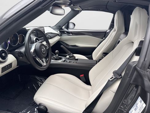Used 2021 MAZDA MX-5 Miata RF Grand Touring RWD image 10