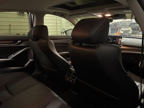 Used 2021 Honda Accord Touring image 31