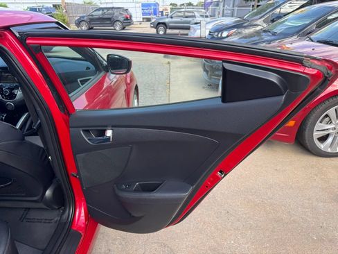 Used 2016 Hyundai Veloster w/ Option Group 02 FWD image 11