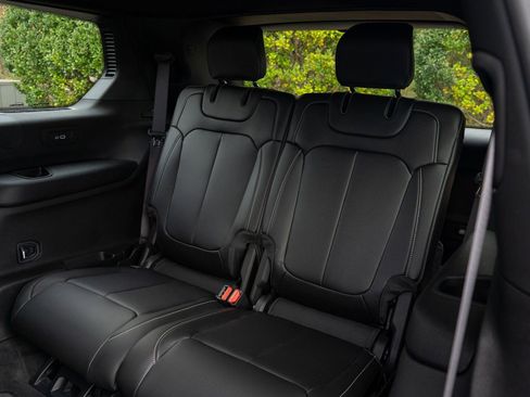 New 2025 Jeep Grand Cherokee L Limited AWD/4WD image 20