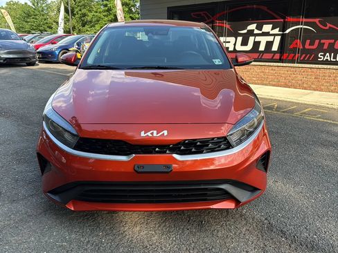 Used 2023 Kia Forte LXS w/ LXS Technology Package FWD image 2