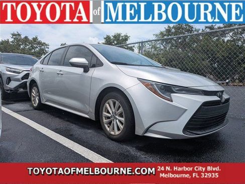 Used 2023 Toyota Corolla LE w/ LE Convenience Package FWD image 1