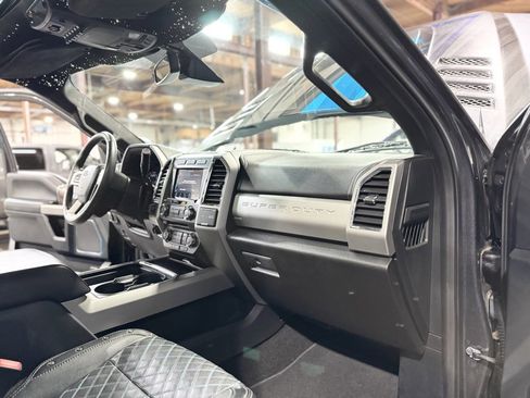 Used 2018 Ford F350 Lariat w/ Lariat Ultimate Package image 22
