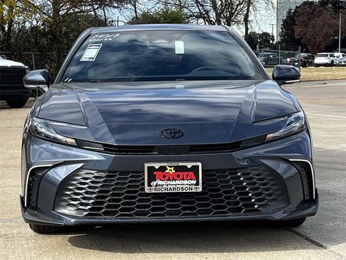 New 2026 Toyota Camry SE image 7