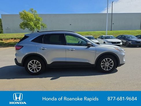 Used 2022 Ford Escape SE w/ Convenience Package FWD image 6