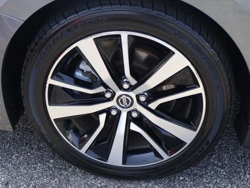 Used 2021 Nissan Maxima 3.5 SV w/ Floor Mat Group image 5