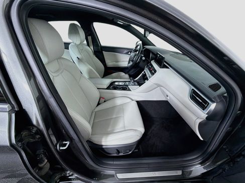Used 2025 Genesis G70 2.5T RWD image 32