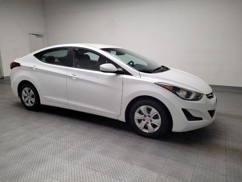 Used 2016 Hyundai Elantra SE image 11