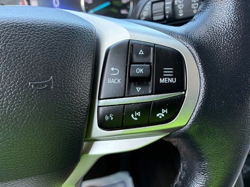 Used 2022 Ford Explorer XLT w/ Equipment Group 202A AWD/4WD image 25