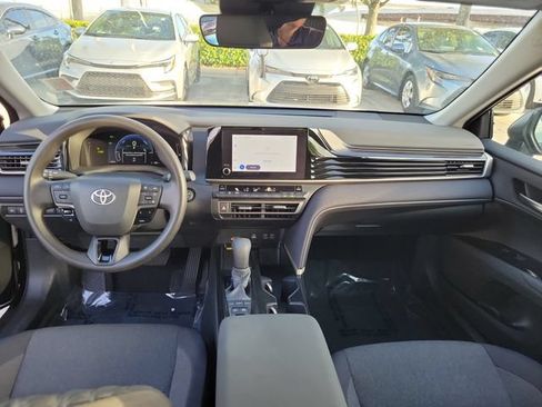 Used 2025 Toyota Camry LE w/ Convenience Package FWD image 9