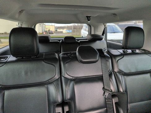 Used 2025 Ford Expedition Max Platinum image 11