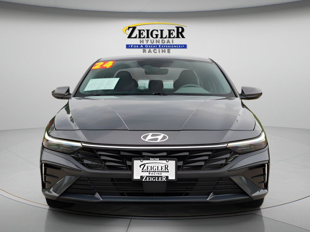 Certified 2024 Hyundai Elantra SEL w/ Convenience Package FWD image 2