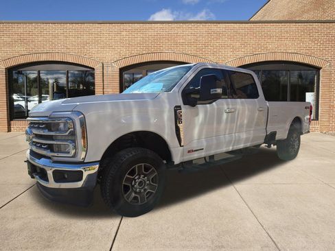 Used 2024 Ford F350 Lariat w/ Camper Package image 8