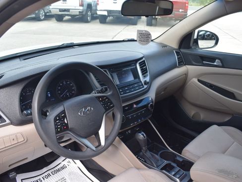 Used 2016 Hyundai Tucson SE w/ Option Group 02 FWD image 7