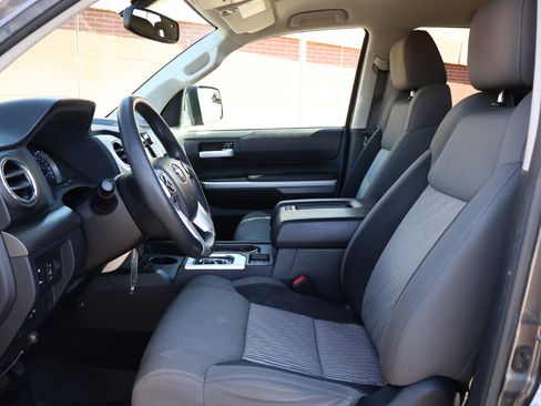 Used 2016 Toyota Tundra SR5 w/ SR5 Upgrade Package image 10