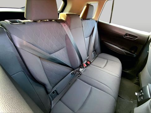 Used 2022 Toyota Corolla Cross LE FWD image 19
