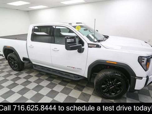 Used 2024 GMC Sierra 2500 AT4 w/ Technology Package AWD/4WD image 5