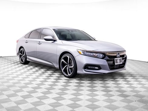 Used 2018 Honda Accord Sport image 9