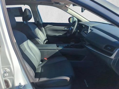 Certified 2025 Nissan Rogue SV w/ SV Premium Package image 24