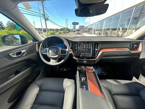 Certified 2024 Volvo XC60 B5 Plus w/ Protection Package Premier AWD/4WD image 16