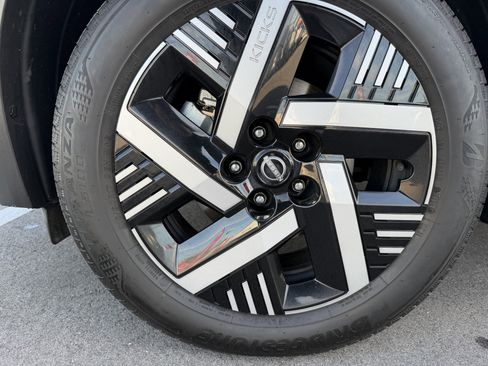 Certified 2025 Nissan Kicks SV image 24