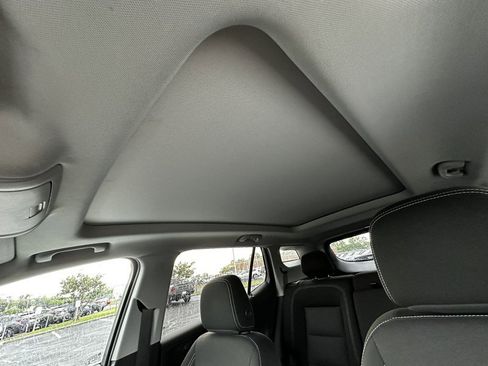 Used 2022 GMC Terrain SLE w/ Driver Convenience Package FWD image 24