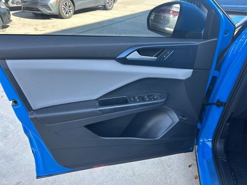 Certified 2023 Volkswagen Taos SE image 51