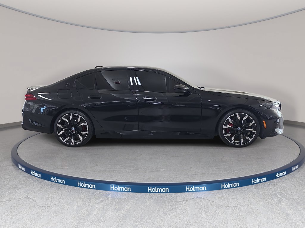Certified 2026 BMW 550e xDrive w/ Executive Package AWD/4WD image 4