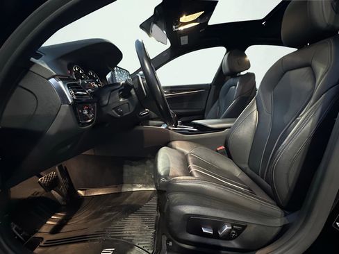 Used 2018 BMW 540i xDrive image 17