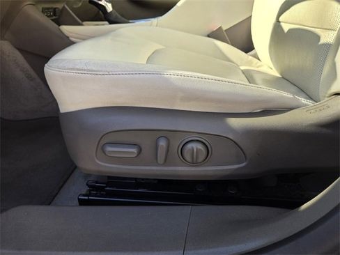 Used 2024 Chevrolet Malibu LT image 28