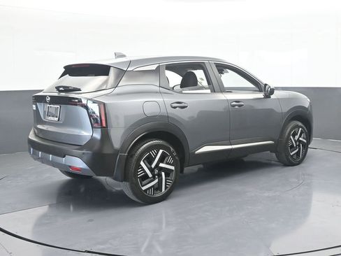 Used 2025 Nissan Kicks SV image 6