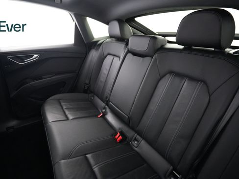 Used 2024 Audi Q4 e-tron Prestige AWD/4WD image 24