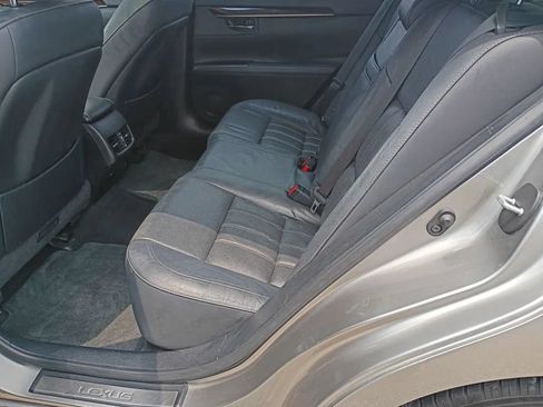 Used 2016 Lexus ES 350 w/ Luxury Package w/Wood Trim FWD image 20
