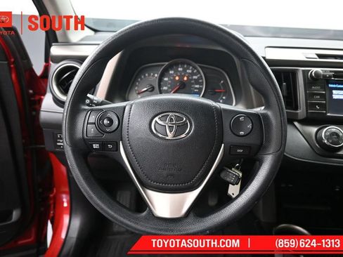Used 2015 Toyota RAV4 LE AWD/4WD image 21