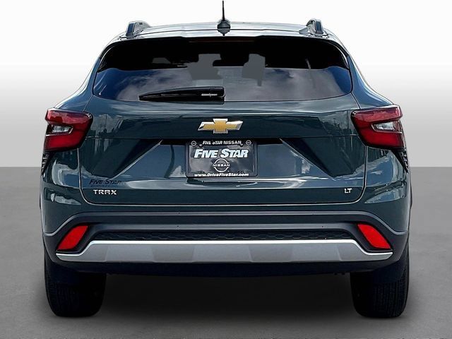 Used 2025 Chevrolet Trax LT w/ LT Convenience Package FWD image 6